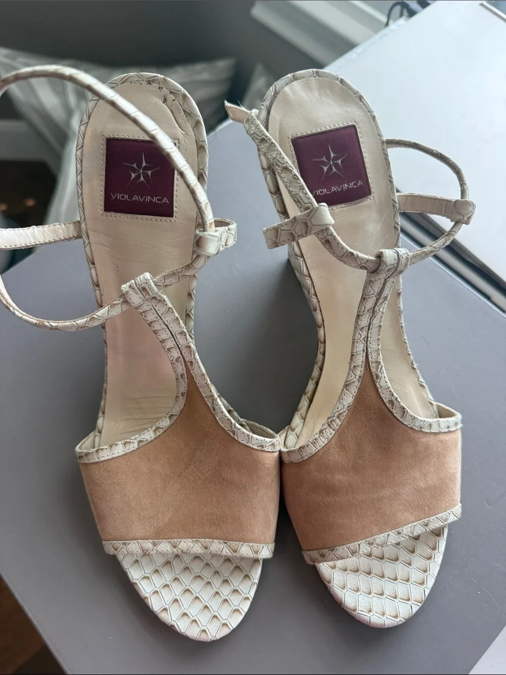 VIOLAVINCA Woven Block Heel Sandals in Tan and Cream Leather